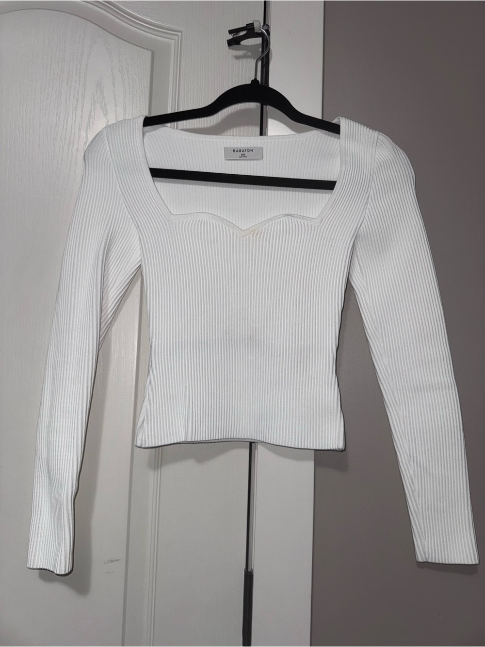 Aritzia White Ribbed Long-Sleeve Sweetheart Neck Top